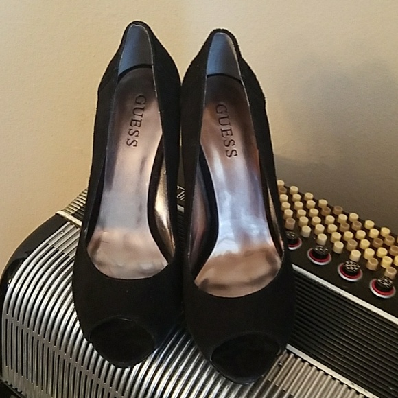 GORGEOUS GUESS BLACK SUEDE OPEN TOED PUMPS - Picture 2 of 8